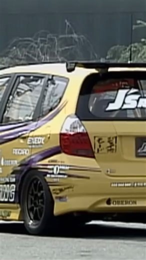 JAPAN ARCHIVE on Instagram: "J’s Racing K20A Honda Fit GT (GD3) driven by Daisuke Ito @ Tsukuba Circuit ~ Hot-Version SPL - VTEC Club Vol. 5 • • • • • #honda #gd3 #timeattack #jdm #cars"