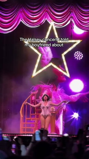 Halsey Captivates Fans at Toronto Concert 2025