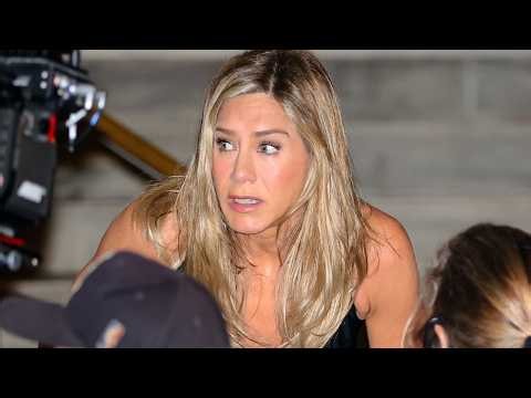 Jennifer Aniston Turns Heads With Her Gorgeous Bikini Style & Effortless Hollywood Charm