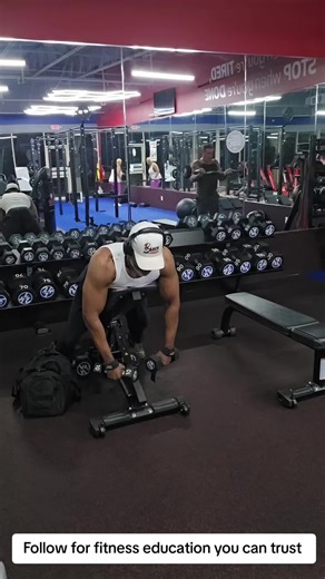 CHEST-SUPPORTED DUMBBELL Y RAISE: WHAT MUSCLE GROUPS ARE YOU REALLY WORKING? 💪🔥 When you lie chest-down on an incline bench and raise the dumbbells upward into a “Y” position with control, you’re training the muscles responsible for shoulder stability, upper-back posture, and scapular control: 🔥 Lower trapezius – primary muscle for scapular depression and shoulder stability 💥 Middle trapezius – supports scapular positioning and posture ⚡ Rear deltoids – assist with shoulder elevation and con