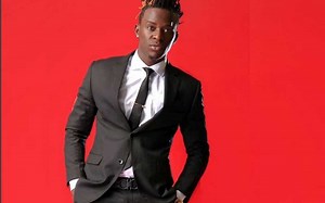 Willy Paul launches new song at nightclub performance