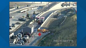Crash shuts down I-35W in far north Fort Worth