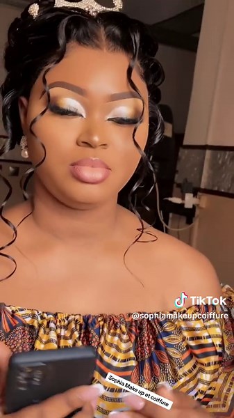 Ma belle mariée 🥰le goût de la glace toujours 👌make up et coiffure chez moi😍réserve deja au 243825637777#♥️♥️♥️♥️♥️♥️♥️