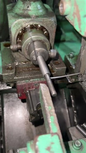 “DIY: This Old Machine Still Makes Perfect Springs — Is That Impressive or What?”#diyprojects #tools