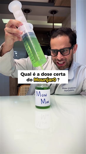 Qual é a dose certa do Mounjaro? Se você começou a usar e perdeu completamente a fome… não consegue comer, pula refeição, sente fraqueza… mas o peso está despencando… isso não é necessariamente um bom sinal. Muita gente acha que quanto menos comer, melhor o resultado. Mas quando a perda de peso é rápida demais, principalmente com perda de massa magra, o metabolismo desacelera. E o seu corpo reage. Ele ativa mecanismos de adaptação para voltar ao peso que você sustentou por mais tempo. 👉 é assim