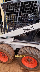 35K views · 666 reactions | Temos duas Bobcat S130 no pátio, ambas com motor zerado prontas pra trabalhar pesado!  Agora eu te pergunto: qual delas vai ser a sua?  Não dá pra perder essa chance, hein? Chama no direct e vem garantir a sua antes que acabem! #maquinas #mini #carregadeira #maquinaspesadas #bobcat | Patrolão Máquinas Rodoviárias | Facebook