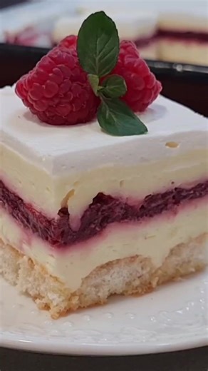 Voćni kolač sa višnjama i piškotama recept