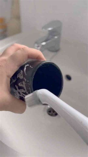 Toothbrush Holder Clean — The Little Detail That Makes a Big Difference