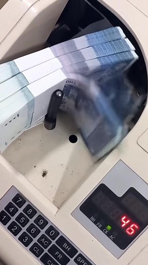 Money Counting Machine in Action: Fast and Efficient Counting