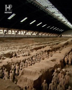 1M views · 25K reactions | Es un trozo de piedra, pero podría ser el trozo de piedra más misterioso de toda la historia. Este extraño trozo de roca de 4500 años, conocido como Núcleo siete, proviene del antiguo Egipto.  Todo esto y más en tu pantalla de History #InventosLegendarios | HISTORY | Facebook