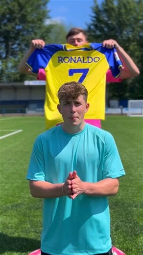 Soccer quiz for a jersey prize