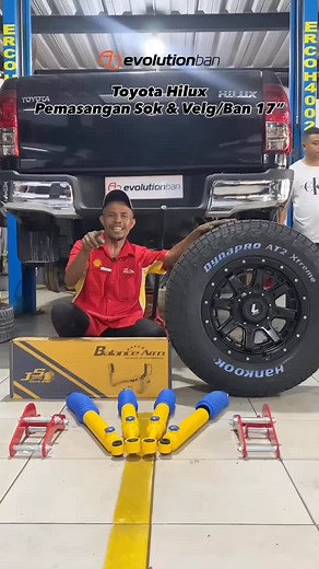 1.3K reactions · 49 comments | Toyota Hilux ganti velg, ban, sok...