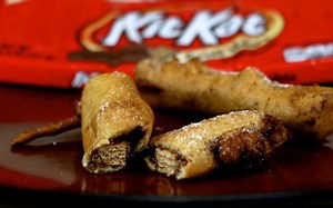 5K views · 29 reactions | See how to make these deep fried Kit Kat candy bars. This is a different way to experience the delicious flavor of a Kit Kat. More fun recipes: https://www.funfoodsyt.com | FunFoods | Facebook