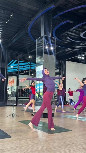 Human - A Flow Class by Anne Mosters