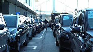 Vance arriva a Malpensa, i veicoli di scorta - Local Team