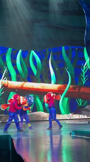 Marlin found Nemo! #fyp #fypage #waltdisneyworld #disneyworld #disney #disneyparks #animalkingdom #findingnemo #nemo #disneytiktok #disneytok #distok #disneyfan #disneylife #liveshow #musical #mickeyfriendsstaytrue #disneyfyp #disneyplus #florida #wdw #disneytrip #disneyfamily