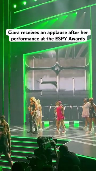 Ciara receives an applause after her performance at the ESPY Awards #ciara #russellwilson #espys