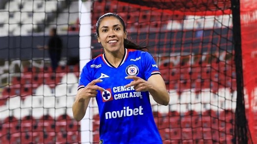 Ana Lucía Martínez renueva contrato con Cruz Azul Femenil
