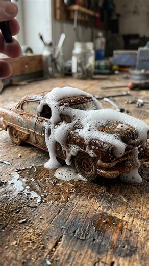 Restoration of a old rust removal process Mini Rusty Die-Cast Car #rust #dust #restoration #restore