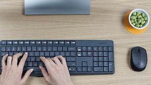 Logitech MK235, Keyboard Kombo Bebas Kabel