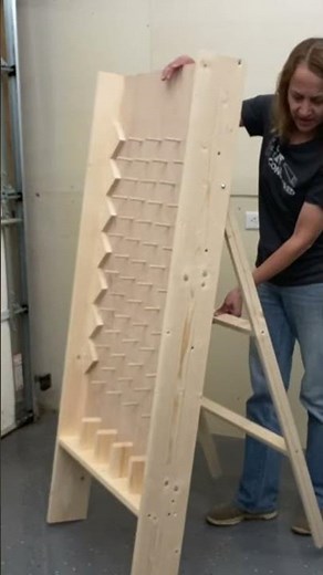 Make a DIY Plinko Board #plinko #plinkogame #thepriceisright #carnivalgames