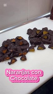 Naranjas con chocolate una tentación una receta para disfrutar en cada uno de su bocados que rico con ese bocado crujiente y la explosión de jugosidad de la naranja 🤤no te pierdas la receta y mira que fácil que es @canal_dulce_ #canal_dulce_ #navidad #christmas #naranja #orange #chocolate #instagram #desayuno #instagood #postres #reels #viral #chocolate #breakfast #sweet #recetas | Canal Dulce