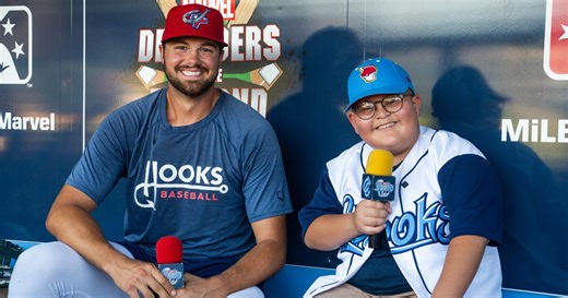 KRIS 6 Hooks Kid Reporter Benjamin Kindzirsky goes one-on-one with Jonathan Sprinkle