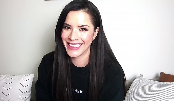 Woman Hilariously Pranks Scammers Preying on the Elderly!