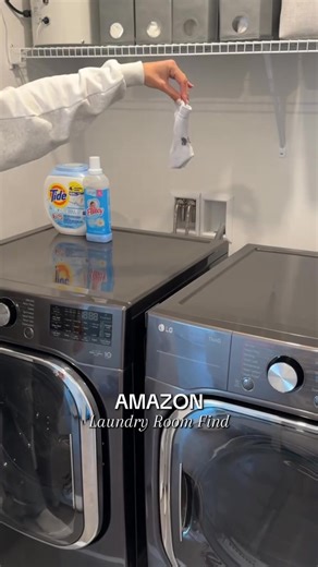 🧺 Turn your small laundry room into a quiet and organized space! 🫧 With the right storage space, each load of laundry will be lighter and your living space will become fresh and inviting. 💕 #laundryorganization #livinginsmallspaces #homeorganization #laundryroomdecoration #laundryorganizationtips #laundryroomgoals #cleanhome #minimalistliving #homebooks #searchonamazon #duyencd #warmhome | Interior Decor World