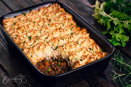 Irish Shepherd’s Pie with Guiness and Piped Mashed Potatoes