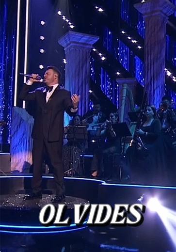 Uno de los momentos más especiales de la noche… 🎤✨ José Luis Roma interpretando “Hasta que me olvides” de Luis Miguel, en una versión que nos llegó directo al corazón. 🤍 Gracias por hacerlo tan único. ¿A ustedes qué les pareció? 👀 #JoséLuisRoma #LuisMiguel #HastaQueMeOlvides #JuegoDeVoces #RíoRoma15años