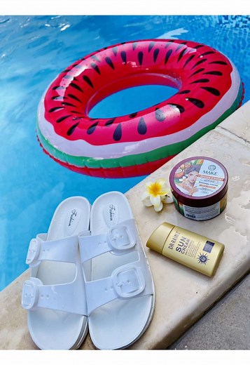 Journée piscine entre fille 🩷🦩#tik_tok #poolparty #girls ##Friends #Summer @nej_ou00 @🐣 @enamirmkr @nej_nails_