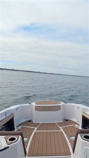 One of our stellar dealers, JetBoatPilot.com, recently ran a sea trial on a Yamaha 255 FSH equipped with the Seakeeper Ride 450. Seakeeper Ride’s proprietary, rapid-deployment rotary blades make 100 adjustments every second to combat wave motions. The controllers are intuitive. They predict motion and respond instantaneously to eliminate them before they’re felt with no buttons to push nor adjustments to make, providing a boating experience you never imagined. Keeping things stable even with thr