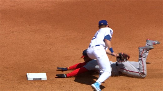 Smith nabs Soto after challenge