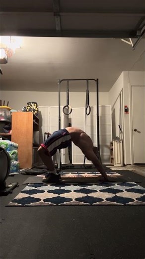 Back bridge mobility training #fitover40 #mobility #gymnast #training #practice #fitness