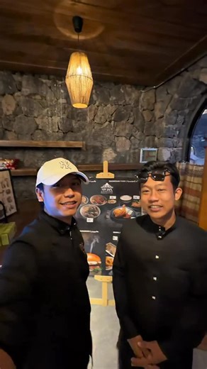 THE JAVA SIGNATURE | MasyaAllah, hari ini The Java Signature kembali kedatangan tamu spesial ✨ Owner @holywingssportshow, bang @parispernandes_ hadir menikmati... | Instagram