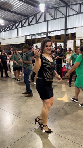 Cavalheiro Mirim Arrasa em Dança em Patos de Minas