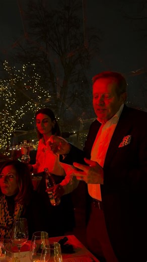 Alina Colin on Instagram: "Le secret d’un bon produit ? Il est, d’abord, très simple : choisir les meilleures matières premières, sans chercher à faire des économies là où il ne faut pas. Des peptides « un peu moins chers », un packaging « un peu plus simple »… non. Quand on vise l’excellence, ça ne fonctionne jamais comme ça. Ensuite — et c’est là que les choses se compliquent vraiment — il faut faire en sorte que tous ces excellents composants entrent en synergie, et fonctionnent mieux ensembl