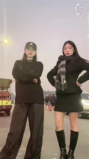 𝐓𝐫𝐨𝐧𝐠 𝐥ú𝐜 𝐜𝐡ờ 𝐭à𝐮 𝐯ề 🤭🥰 Vũ Đoàn Athena “𝘿𝙖𝙣𝙘𝙚𝙧 độ𝙘 𝙦𝙪𝙮ề𝙣 𝘼𝙩𝙝𝙚𝙣𝙖” #AthenaDance #Athenadancegroup #VudoanAthena #viral #fypシ