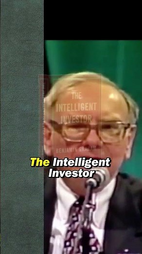 3 must read books by Warren Buffett to become a better investor