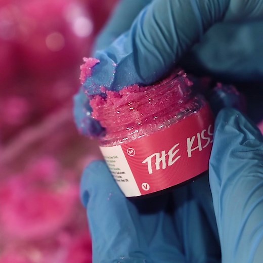 44K views · 928 reactions | If you plan on smoochin' someone cute on...