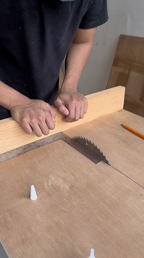 DIY table saw sled for easier repetitive cross cut | Andik Ahmad Yusqi