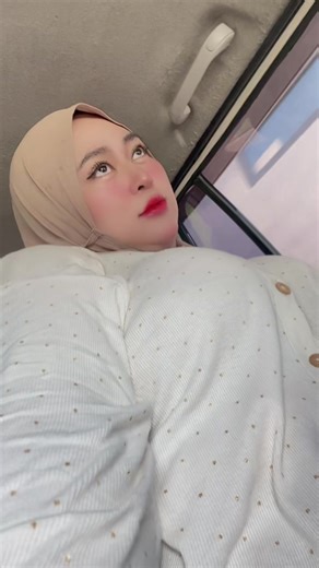 Stylish Travel Outfit Ideas for On-the-Go Fashion