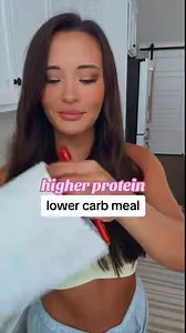 have y'all seen the viral subway pizza? 👀 here's my ((macro-friendly)) spin on it 🔥10/10, macros listed at end! Most similar to my chicken bacon ranch pizza recipe from my Soul Fuel cookbook! | MaKayla Thomas Fitness