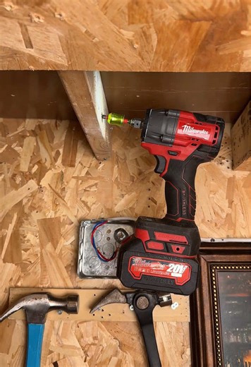 Show Off with One-Handed Operation Tools