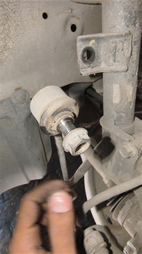 Suspension Noise by Faulty Link Rod🤔❌. #shortsfeed # #therearhub #automotive # #mechanic #auto