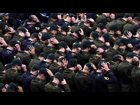 Special Forces Soldiers don their Green Beret for the First Time!