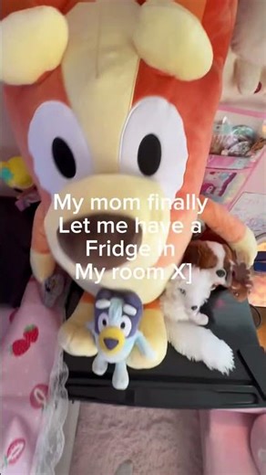 Another updated room tour :33#roomtour#artist#workingartist#room#roomdecor#cutecore#cutecoreroom#