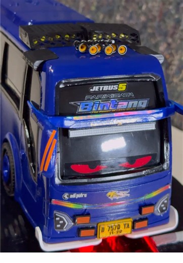 BINTANG: Review dan Modifikasi Miniatur Bus
