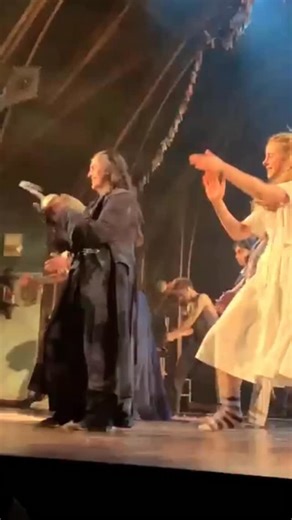 For shits and giggles here’s a slowed down clip of Captain Hook’s dancing skills. Don’t we just love Toby Stephens? 🙈💀😆 | Toby Stephens News